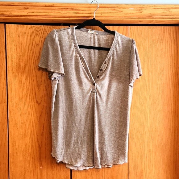 Women's short sleeve,  v neck 3/4 button up shirt from June and Delaney - Picture 1 of 6